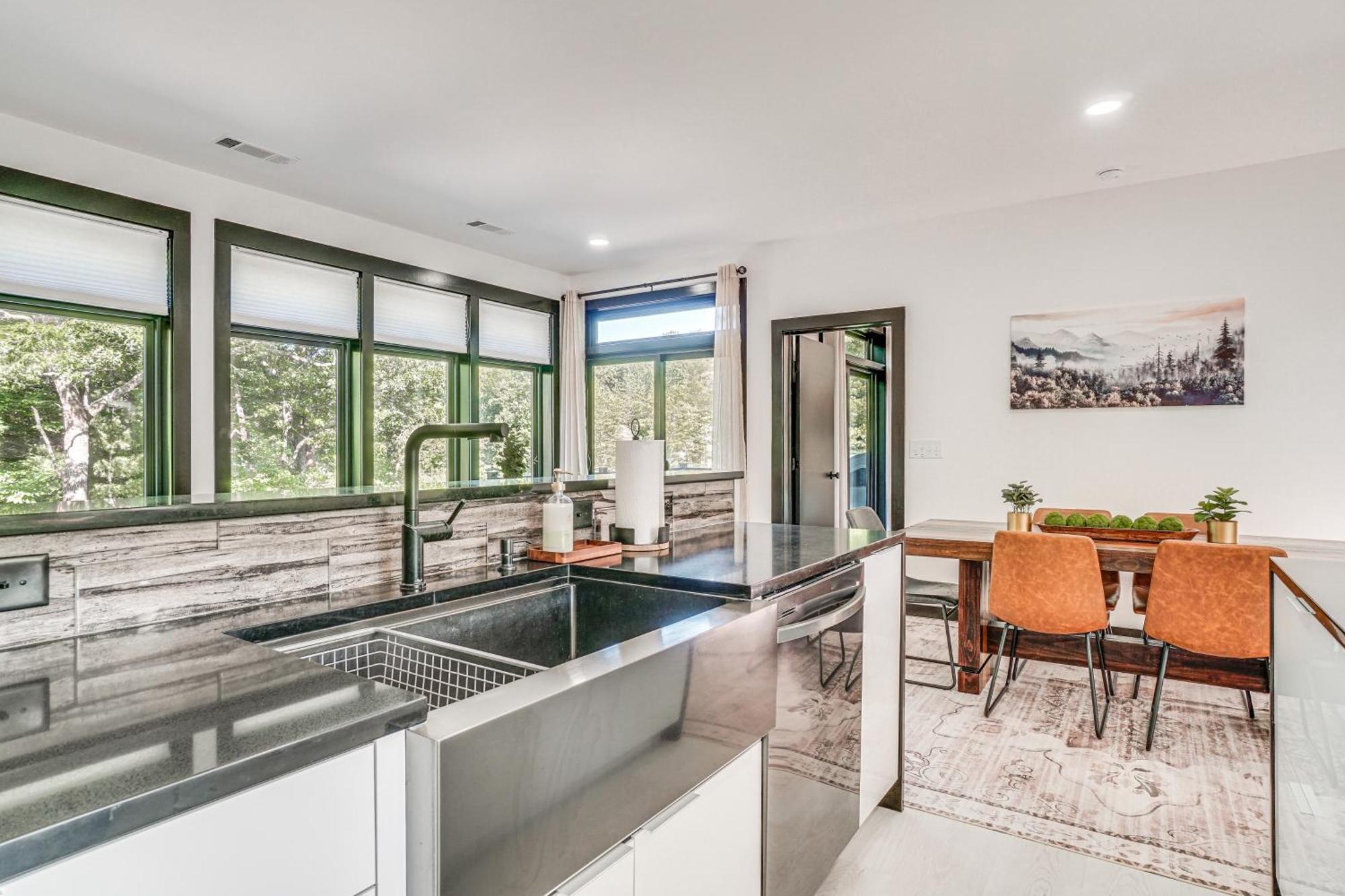 Luxury Modern Home On Golf Course With Game Room! ヘレン エクステリア 写真